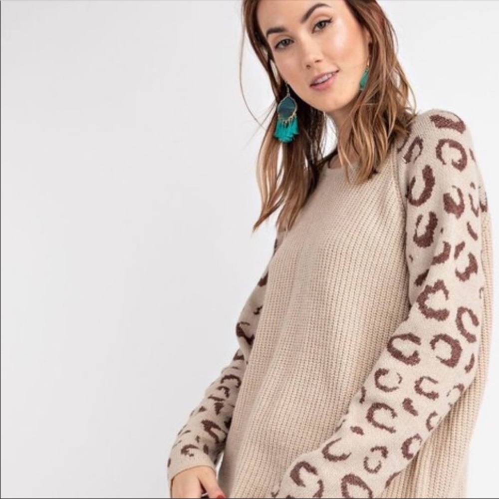NEW! SWEATER WITH LEOPARD SLEEVES
